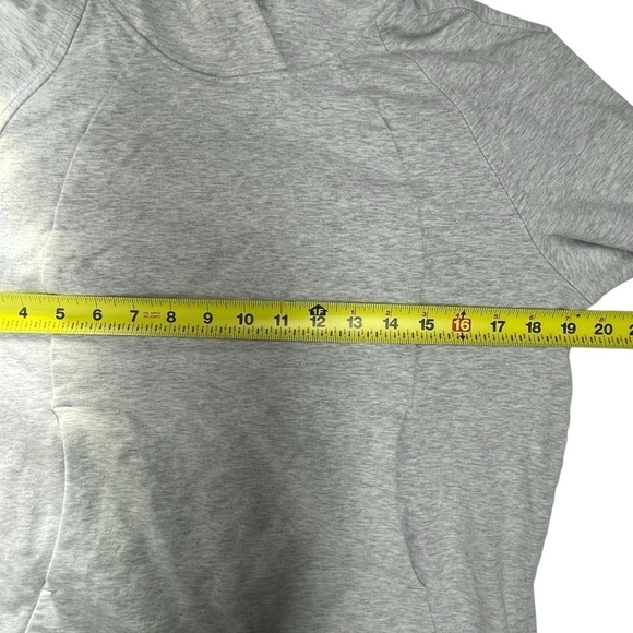 Lululemon Scuba Pullover Heathered Core Ultra Light Grey Size 4 - Picture 8 of 16